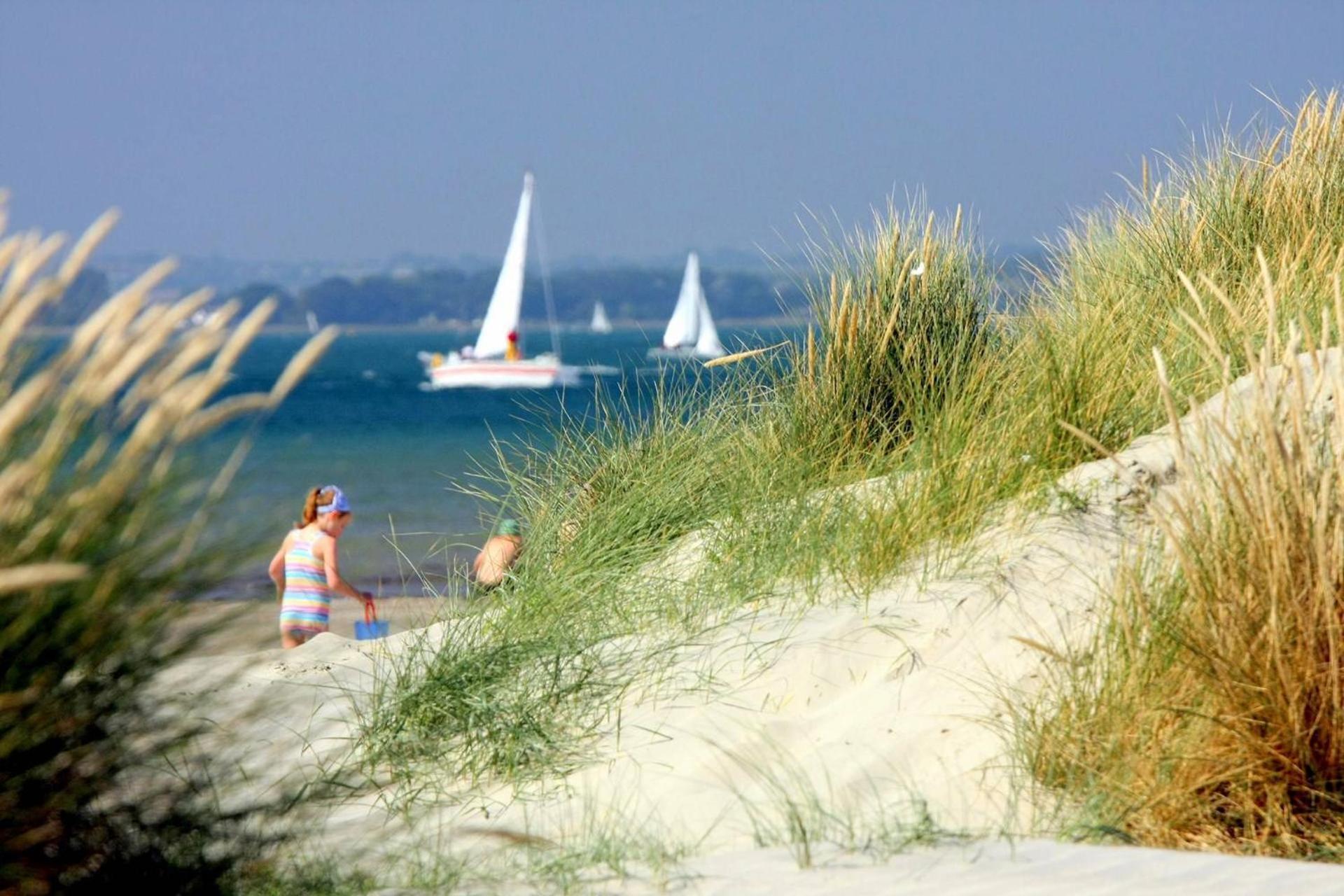 Family Seaside Retreat - 5 Minutes To Beach เวสต์วิทเทอริง ภายนอก รูปภาพ